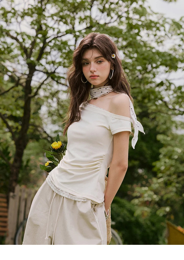 Mishow Skew Collar Off-Shoulder Lace Tee MXE31T0503