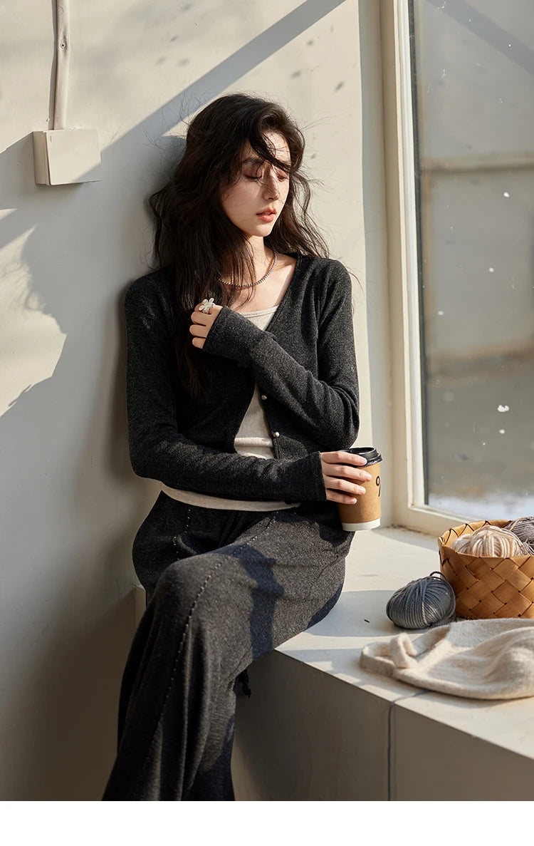 Mishow False Two-Piece Splicing Knit Top & Wide Leg Pants Set MXD35Z0877
