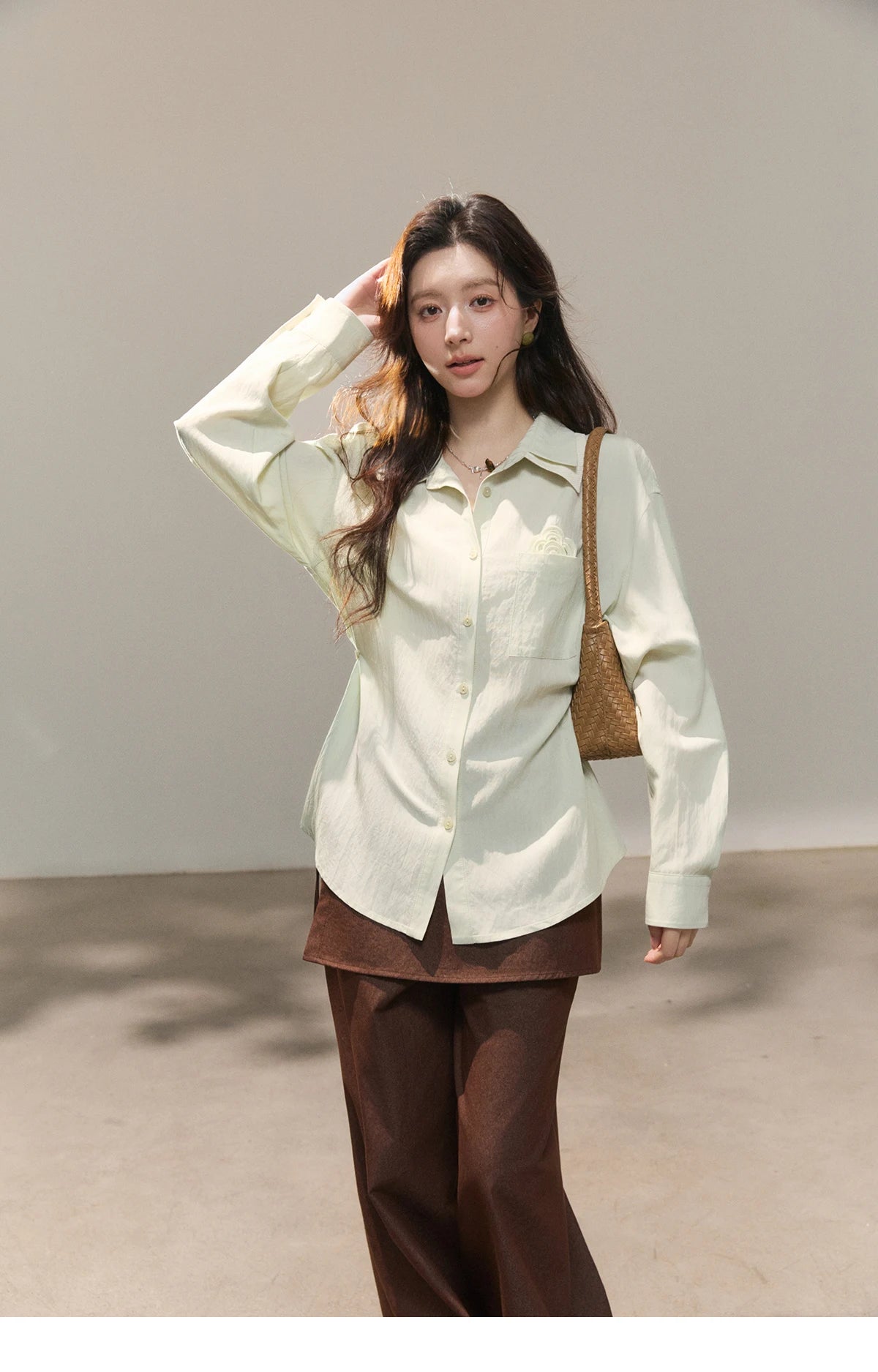 MISHOW Contrast Trim Lapel Shirt Floral Embroidery Pocket MXF13C2440