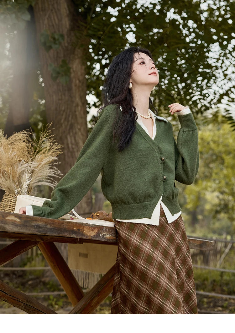 Mishow Fake Two-Piece Splicing V-Neck Cardigan MXD41Z0712