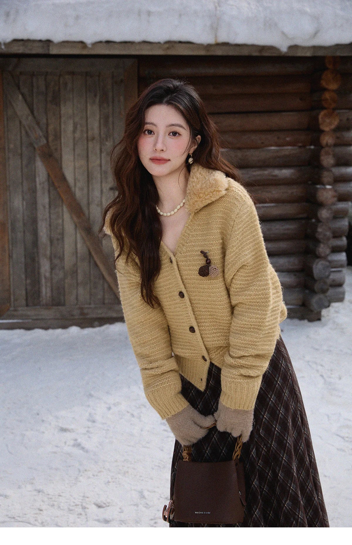 Mishow Detachable Fur Collar V-Neck Cardigan MXE90Z2758