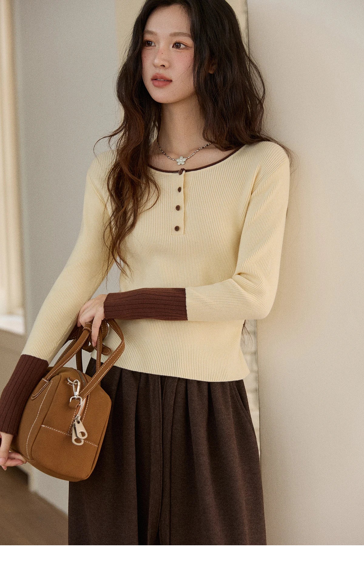 Mishow Retro Contrast Color Crew Neck Sweater MXE89Z2639