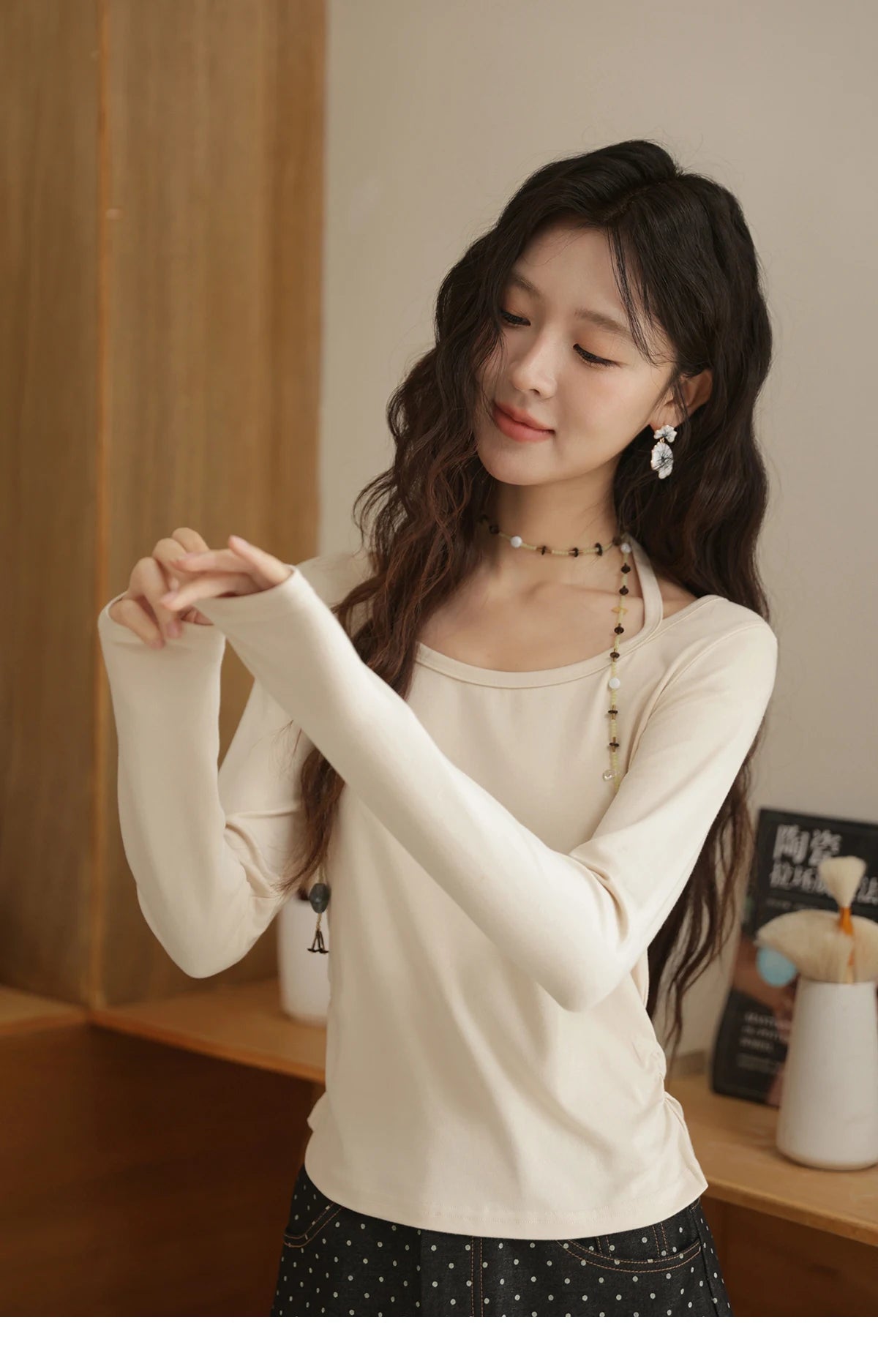 Mishow Hanging Neck Strap Pleated Waist Top MXE42T0720