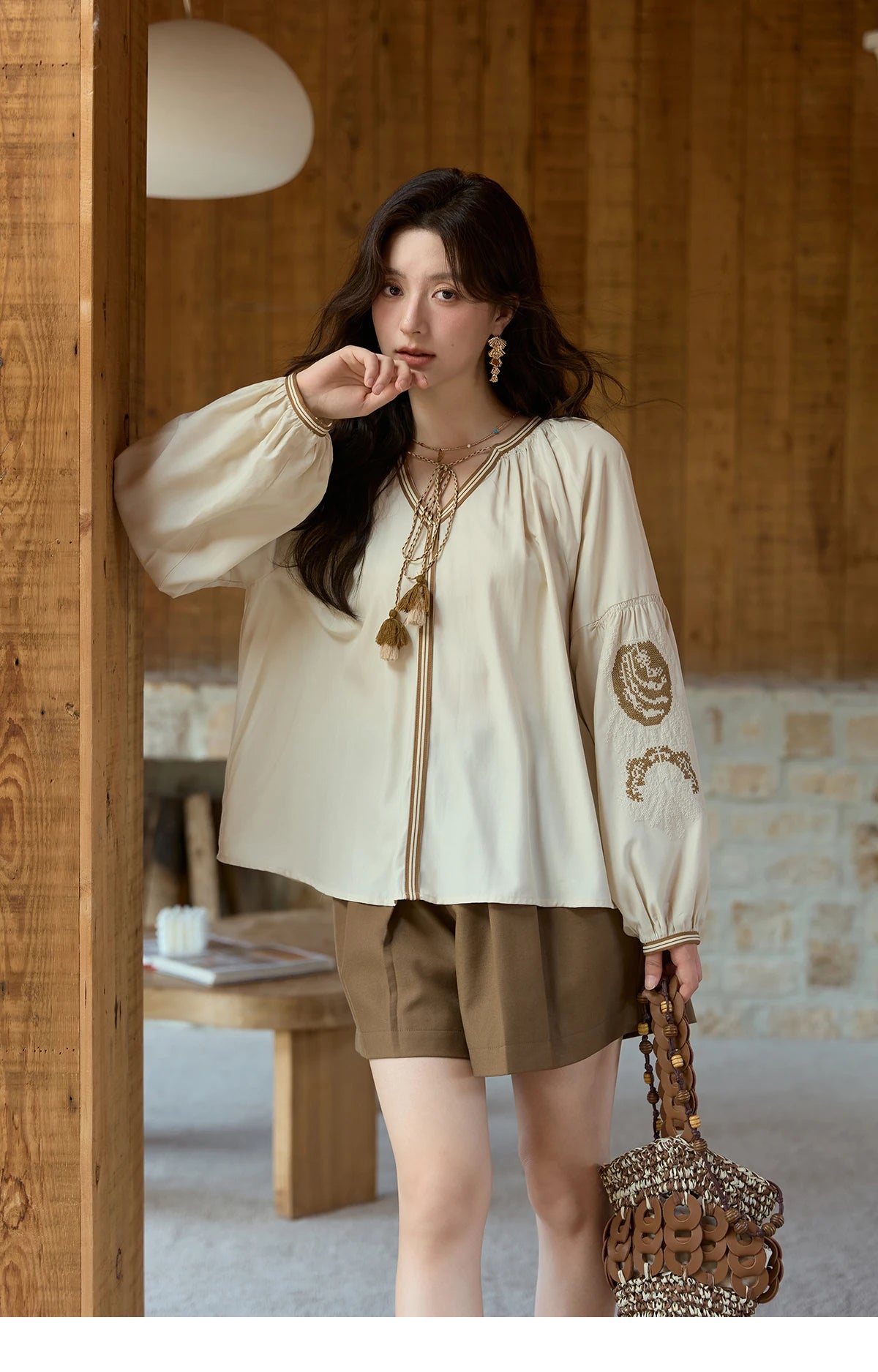 Mishow Brown High Waist I-Shaped Pleated Hook Buckle Shorts MXE41K1022