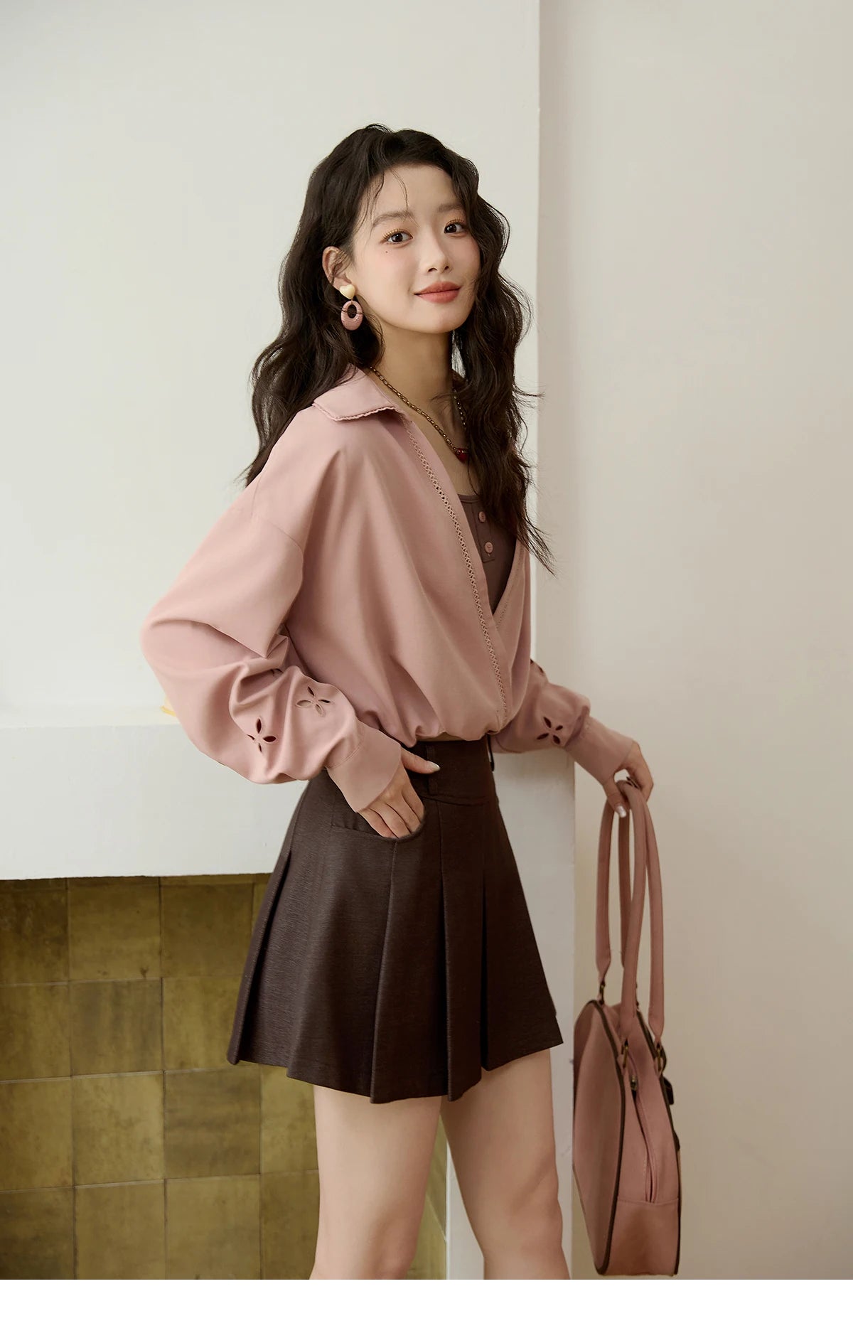 MISHOW Fake Two-piece Blouse Contrasting Color V-Neck MXE45C2403
