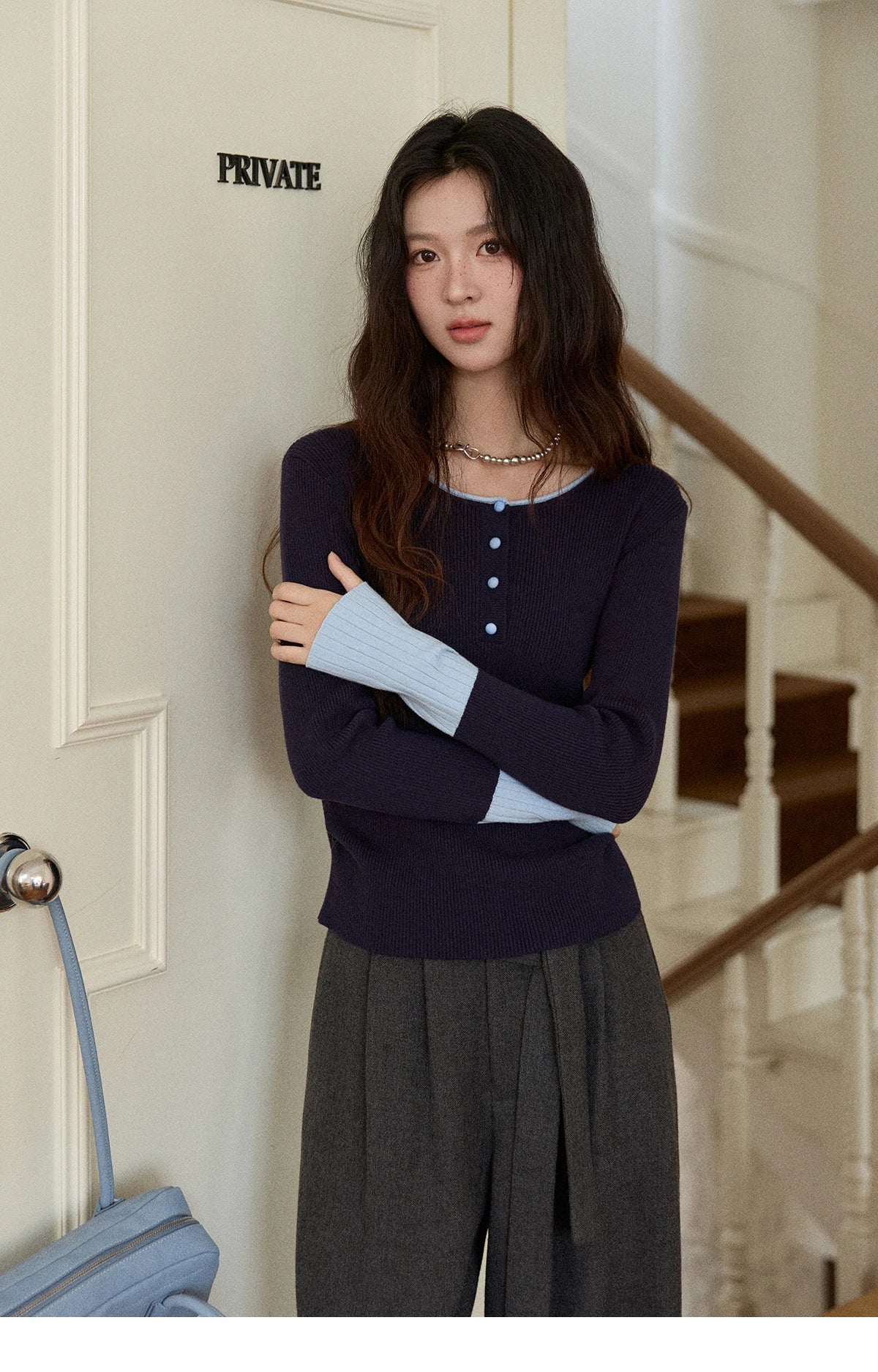 Mishow Retro Contrast Color Crew Neck Sweater MXE89Z2639