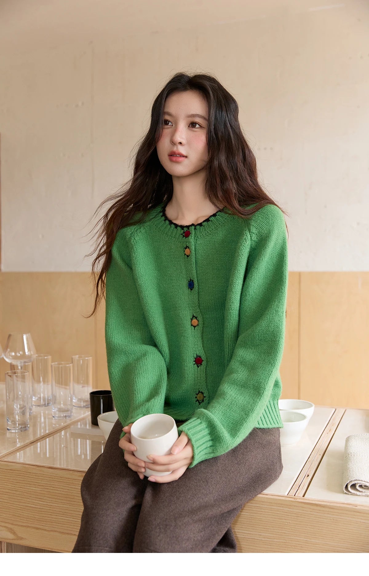 Mishow Color Button Minimalist Crew Neck Cardigan MXE88Z2688
