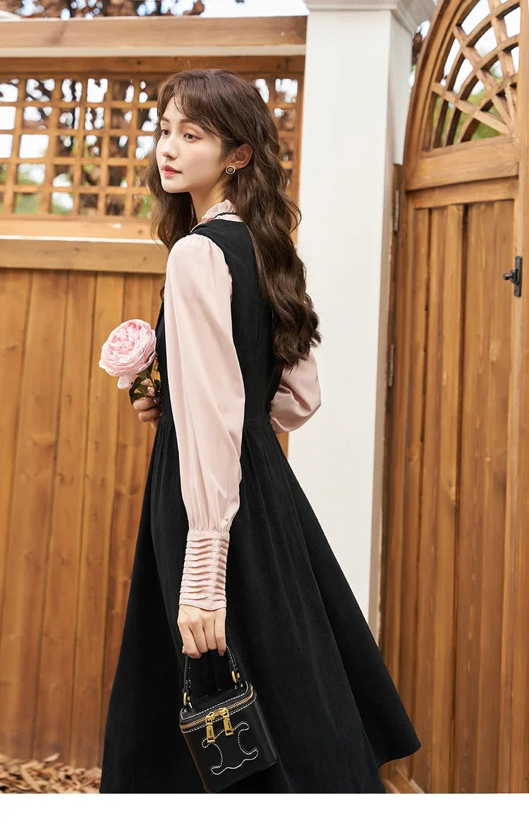 Mishow French Vintage U-Neck Sleeveless Dress MXC43L1570