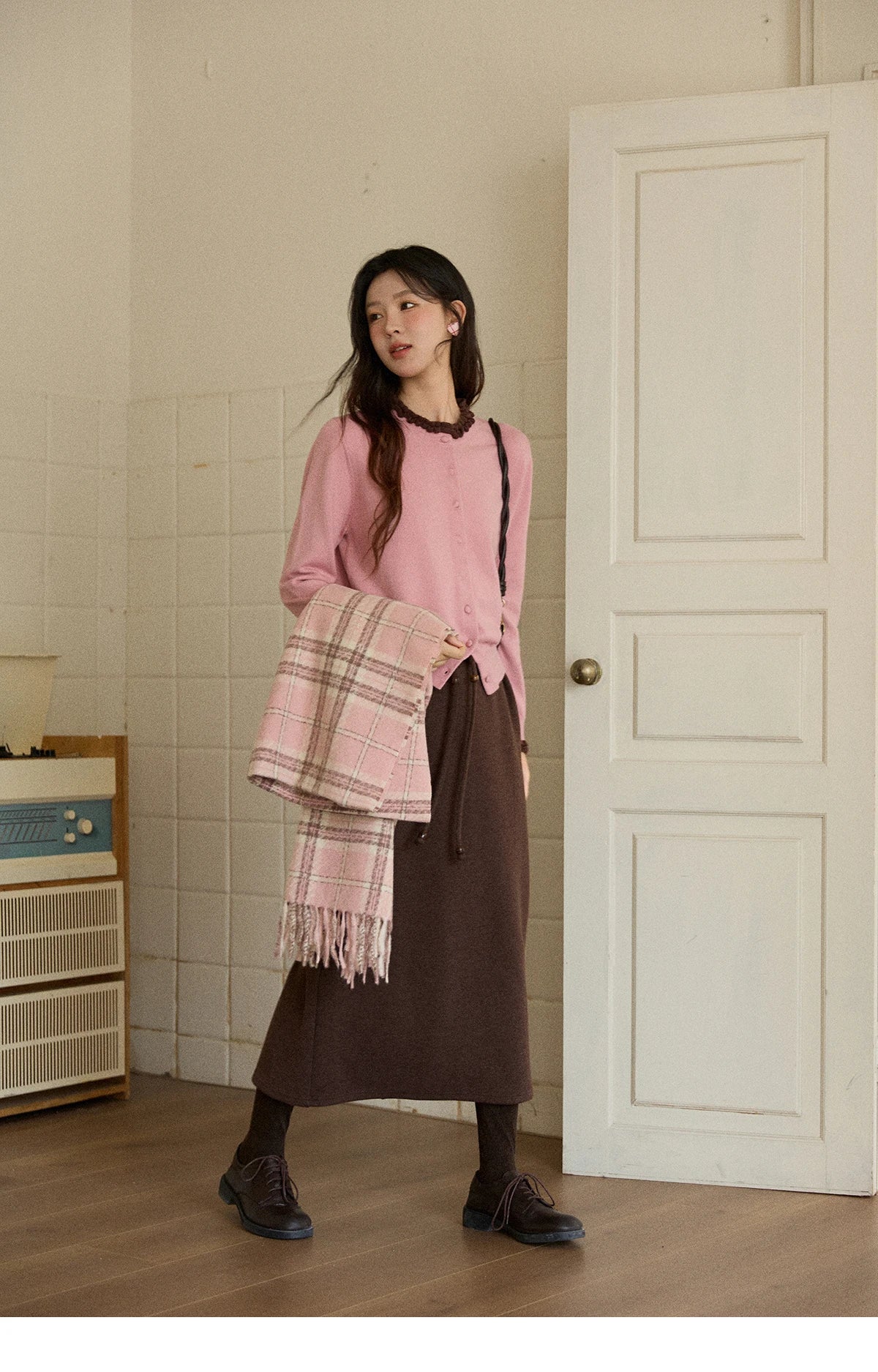 Mishow Retro Ruffle O-Neck Knit Cardigan MXE91Z2749