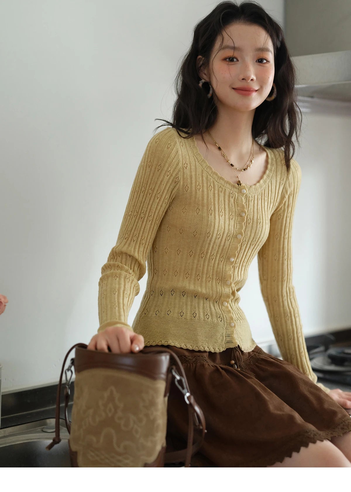 Mishow Pit Stripe French Retro Round Neck Cardigan MXE42Z1374