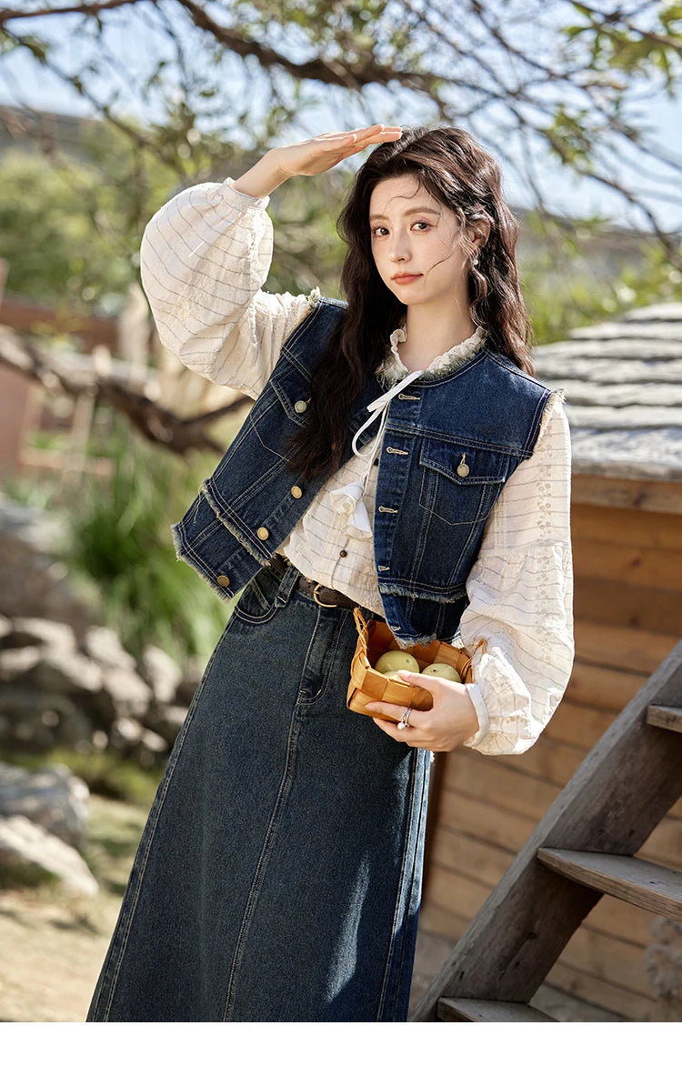 Mishow Raw Edge Round Neck Denim Vest MXE12W0710