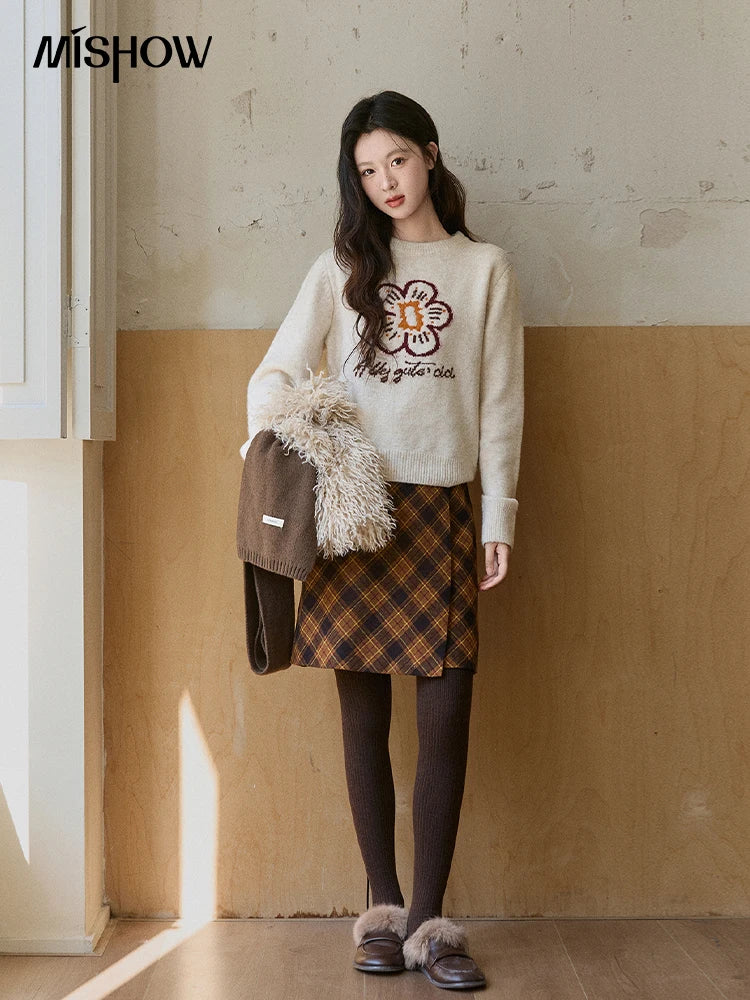 Mishow Beige Flower Pattern Letter Print Pullover MXE91Z2869