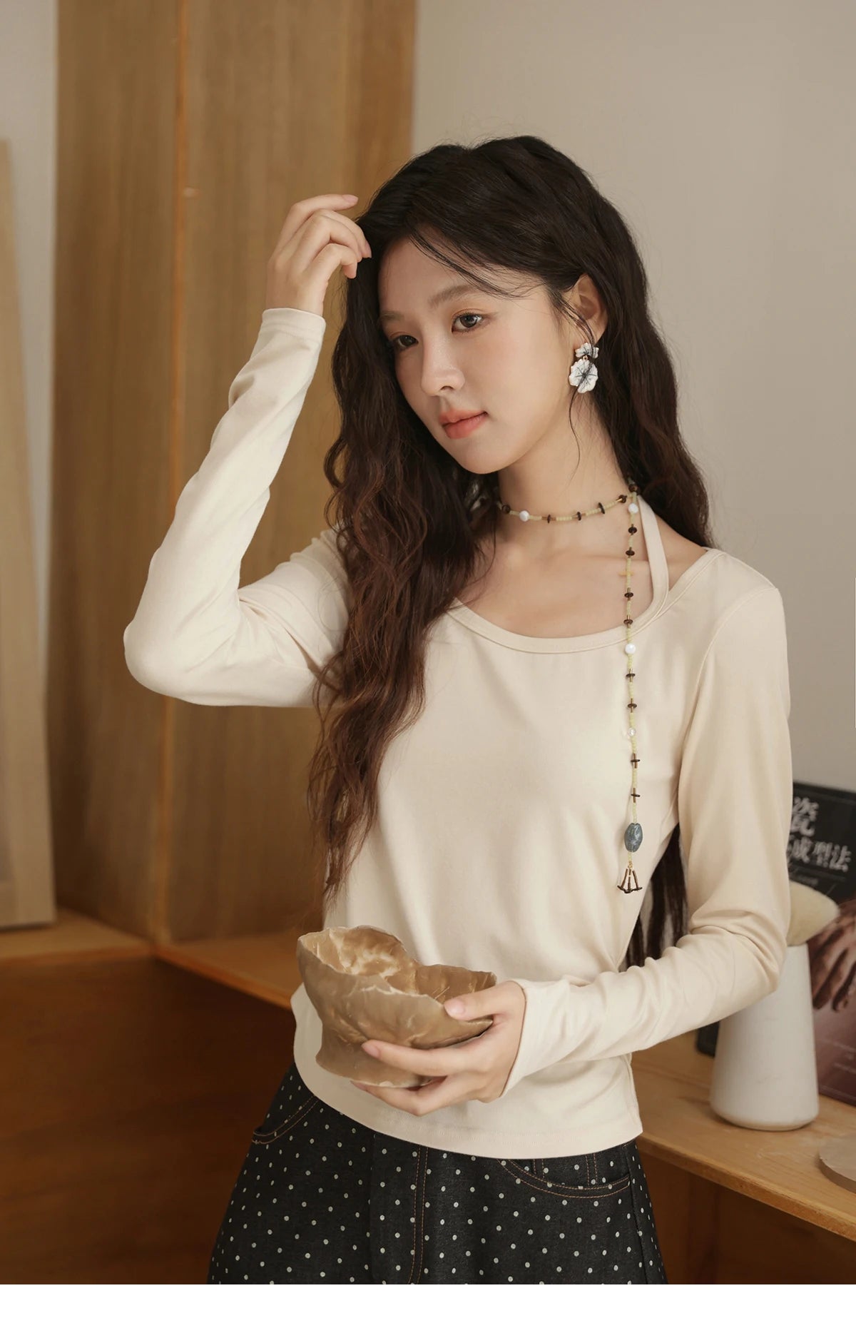 Mishow Hanging Neck Strap Pleated Waist Top MXE42T0720