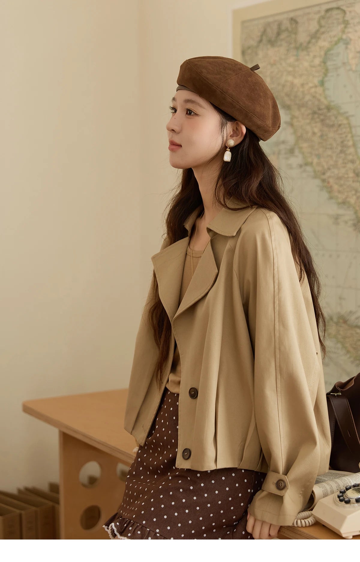 Mishow Khaki Handmade Pleated Short Trench MXE43W0804