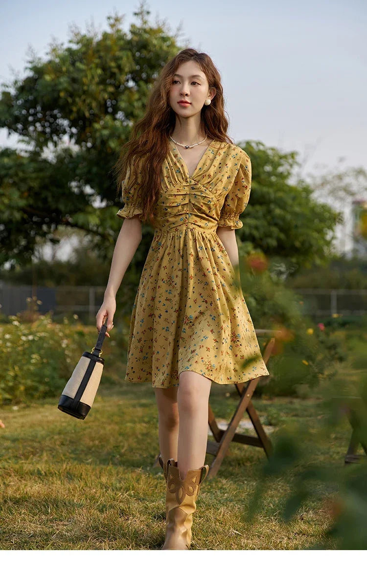 Mishow Retro Puff Sleeve V-Neck Shirring Dress MXC33L1374