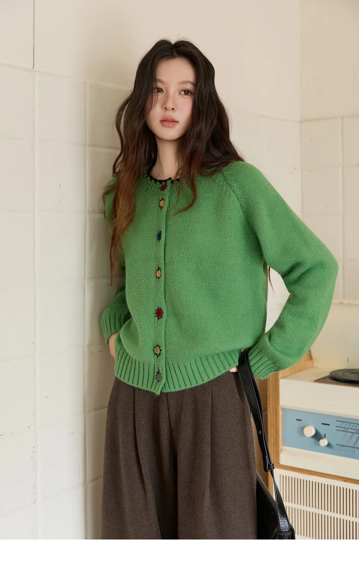 Mishow Color Button Minimalist Crew Neck Cardigan MXE88Z2688