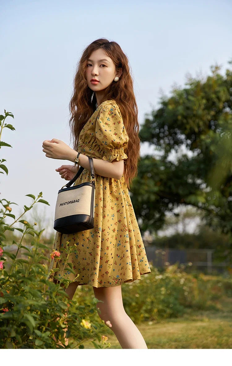 Mishow Retro Puff Sleeve V-Neck Shirring Dress MXC33L1374
