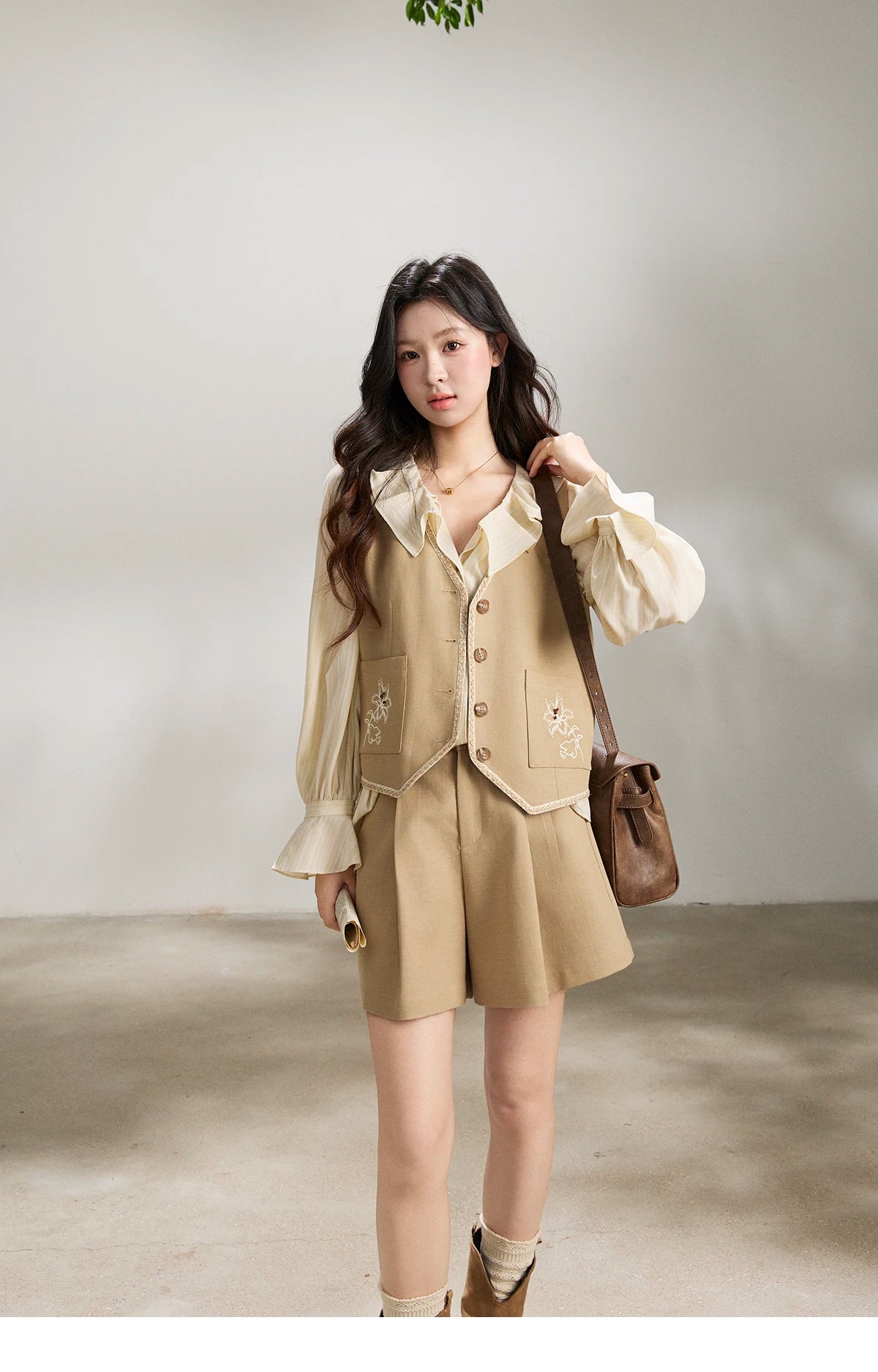 Mishow Khaki High Waist Pleated Wide Leg Shorts MXF13K1202