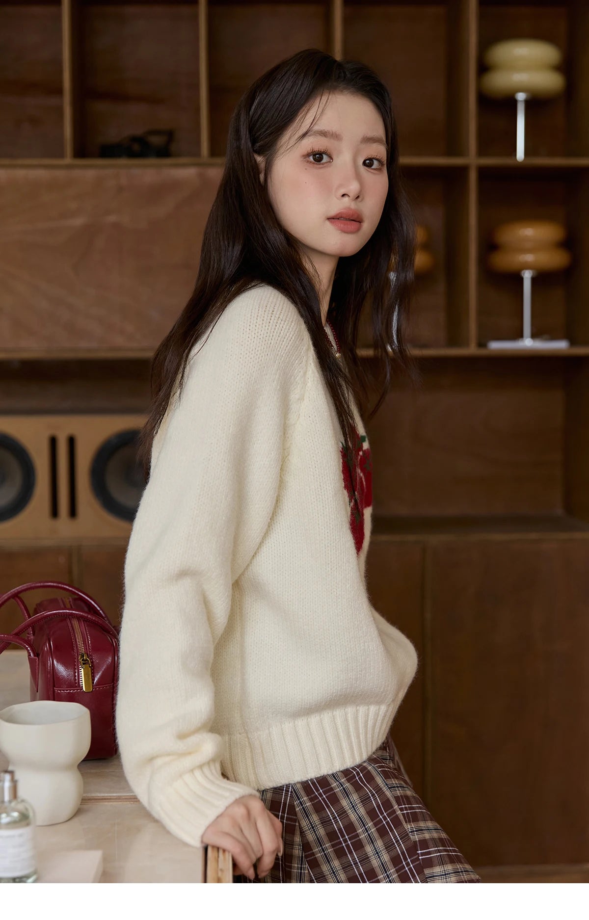 Mishow Off-White Tomato Jacquard Loose Pullover MXE51Z2692