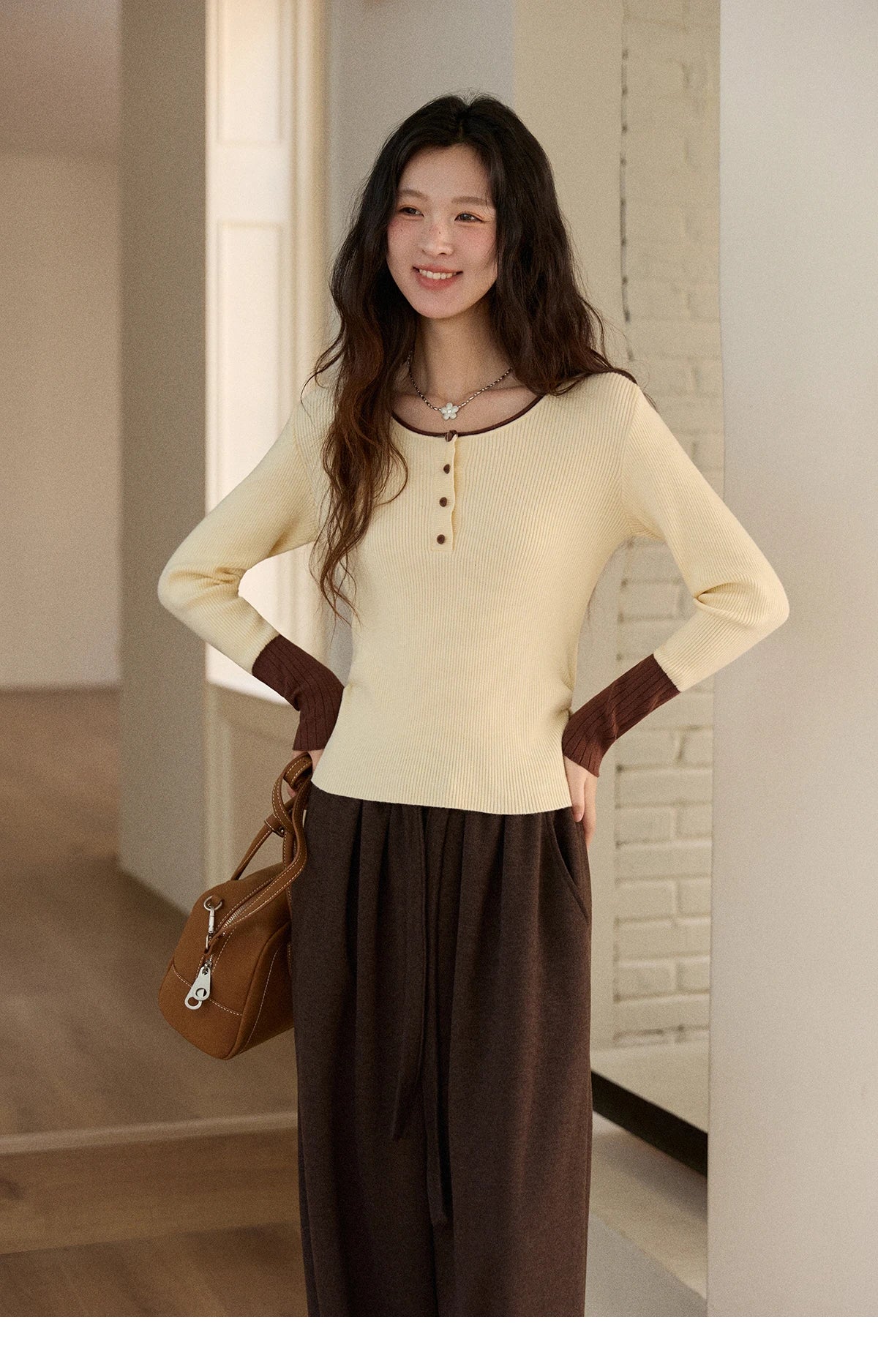 Mishow Retro Contrast Color Crew Neck Sweater MXE89Z2639