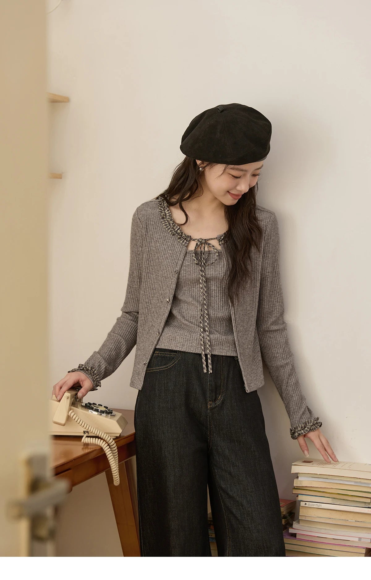 Mishow Plaid Black Fungus Edge Fake Two-Piece Sweater MXE44Z1361