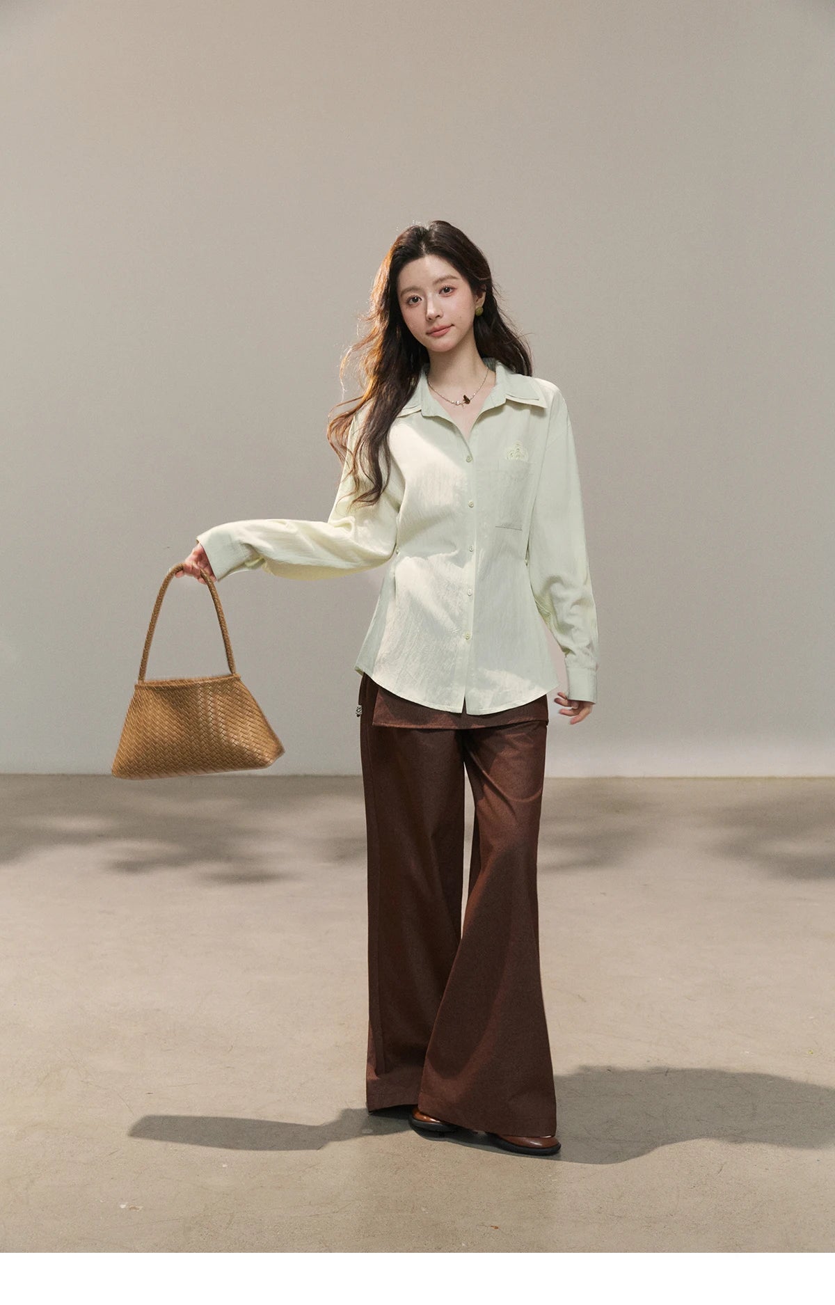 MISHOW Contrast Trim Lapel Shirt Floral Embroidery Pocket MXF13C2440