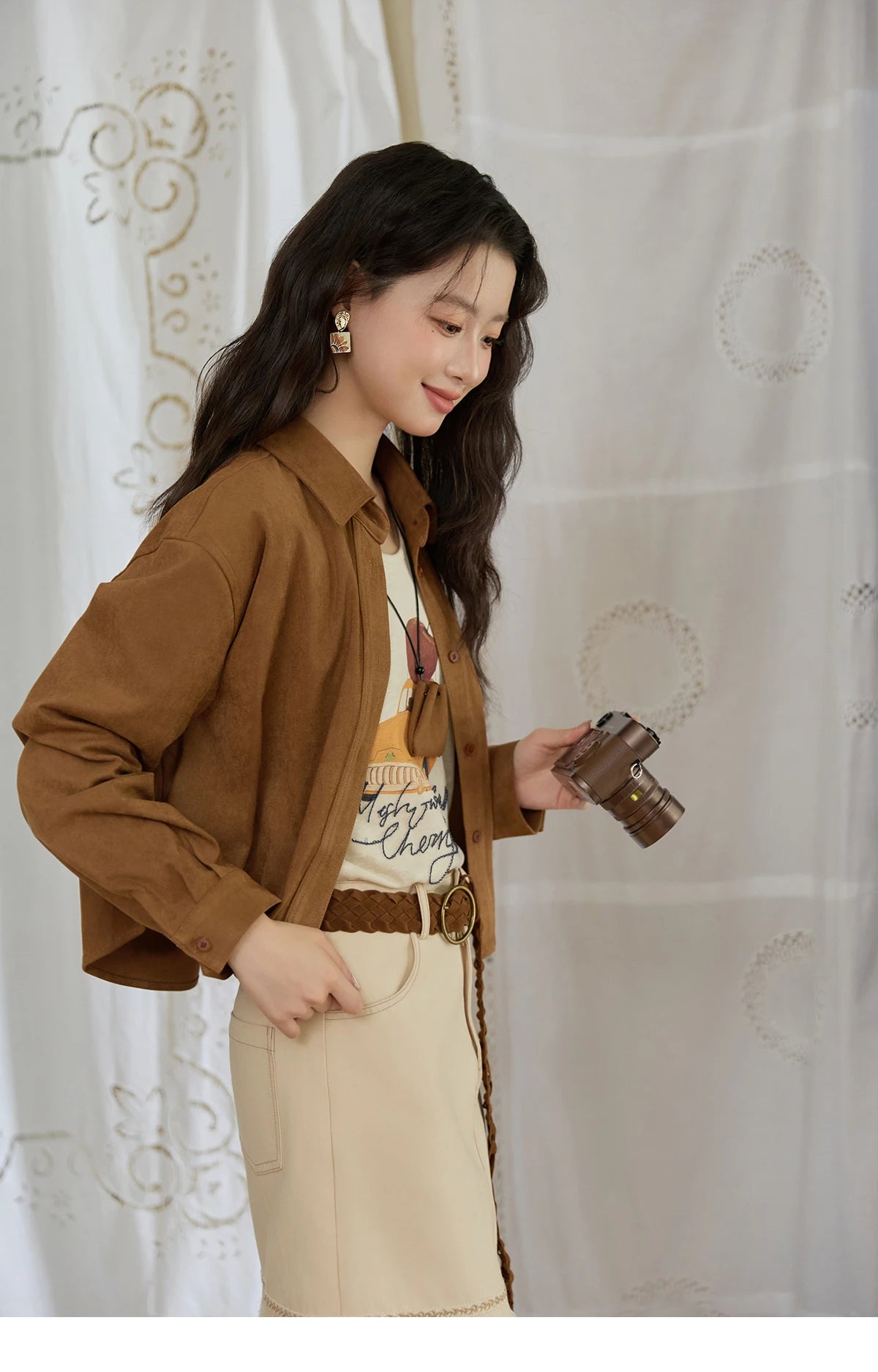 MISHOW Retro Turn Down Collar Short Jacket Patch Pocket MXE45C2413