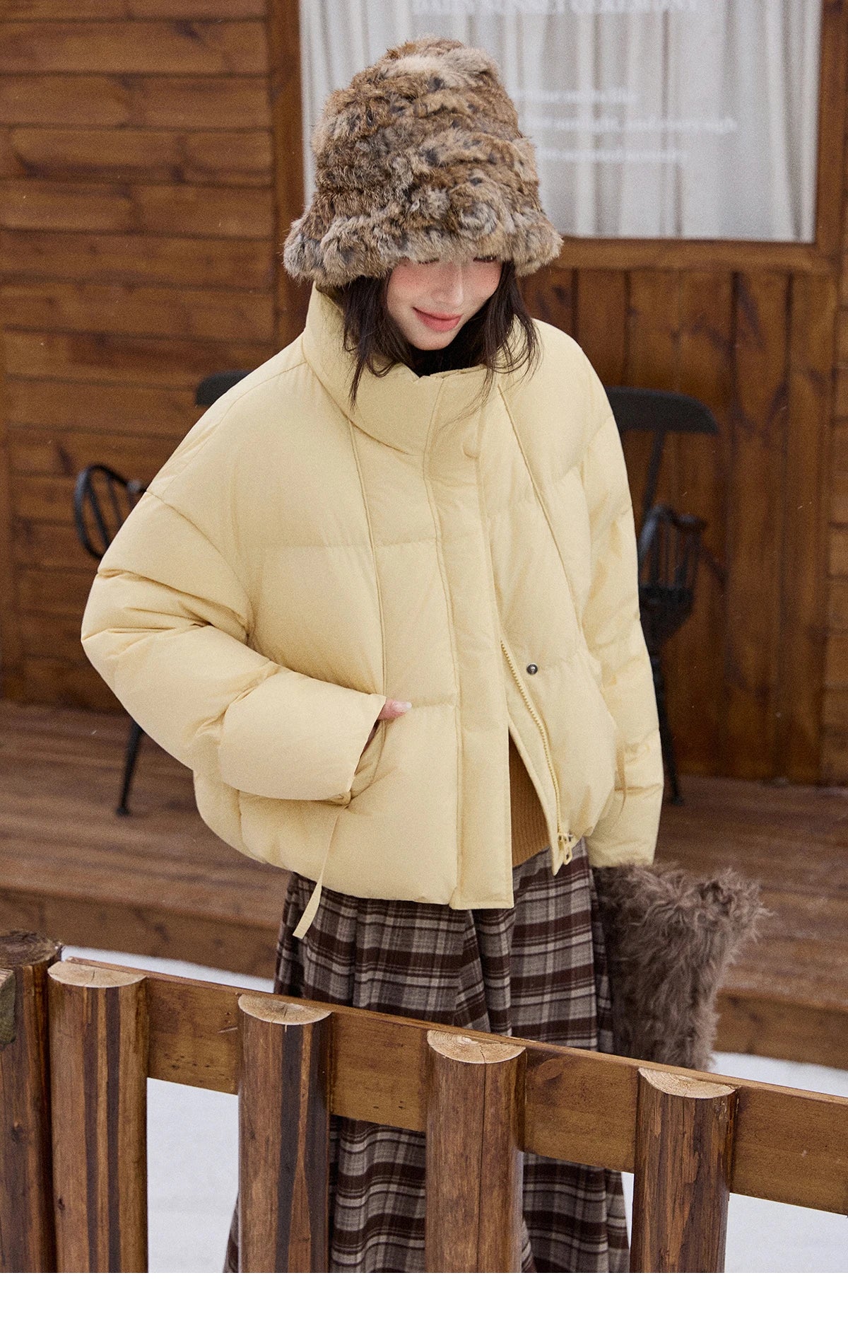 Mishow Blue Turn-Down Collar Short Down Jacket MXE51Y0083