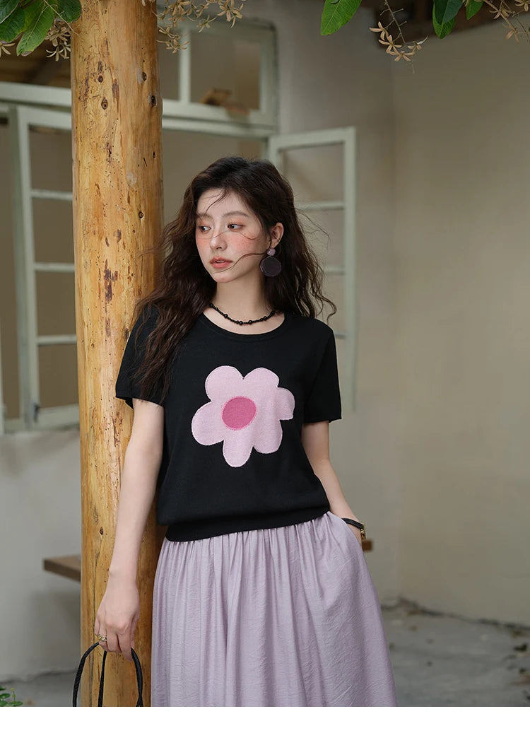 Mishow Contrast Color Flower Knit Tee MXE39Z1311