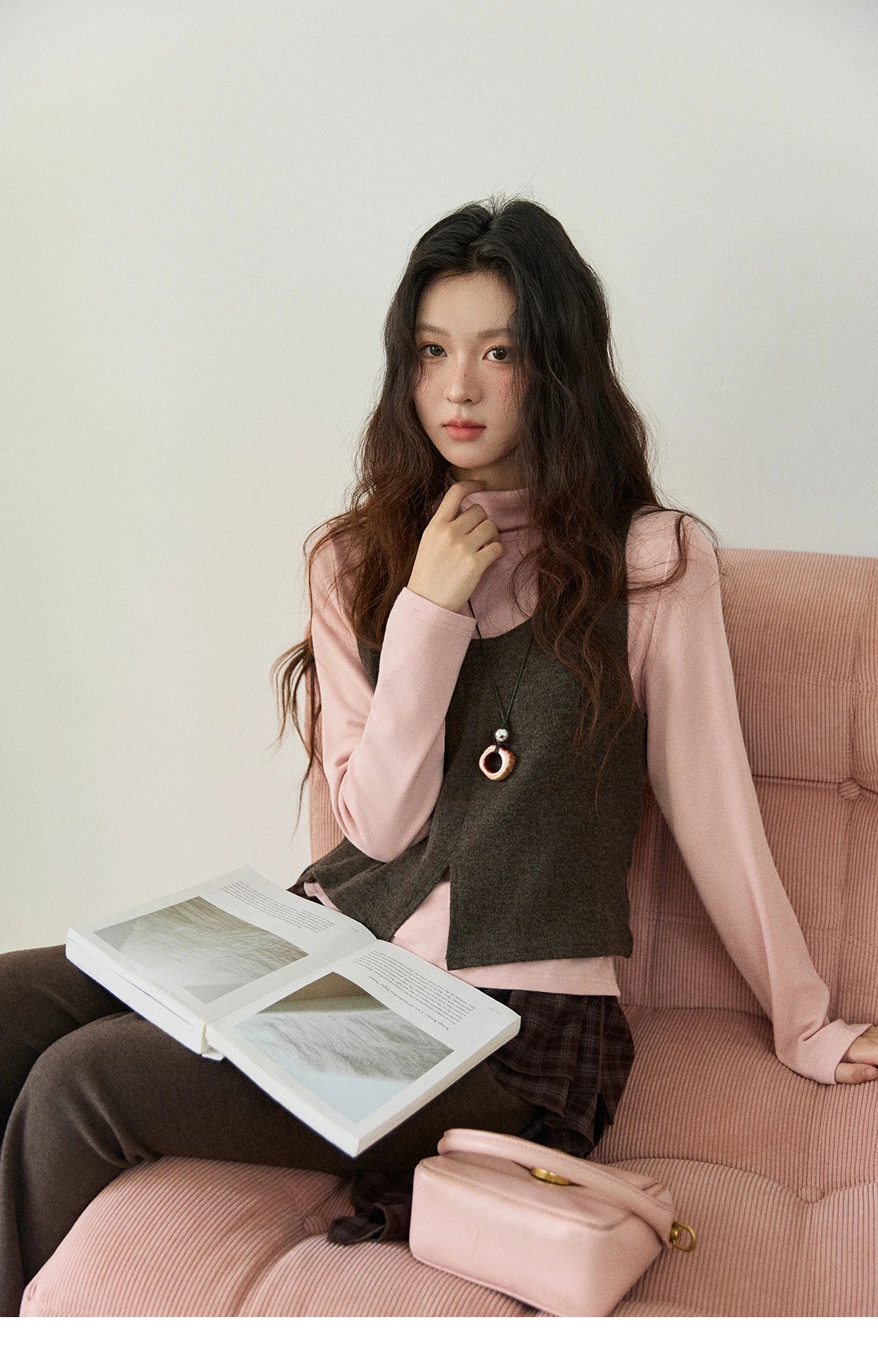 Mishow Retro Turtleneck Top & Square Collar Vest Set MXE88T1440