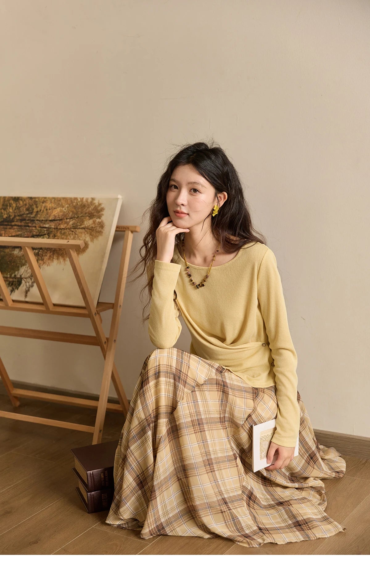 Mishow Two-Color Cross-Strap Round Neck Knit Top MXE43Z1344